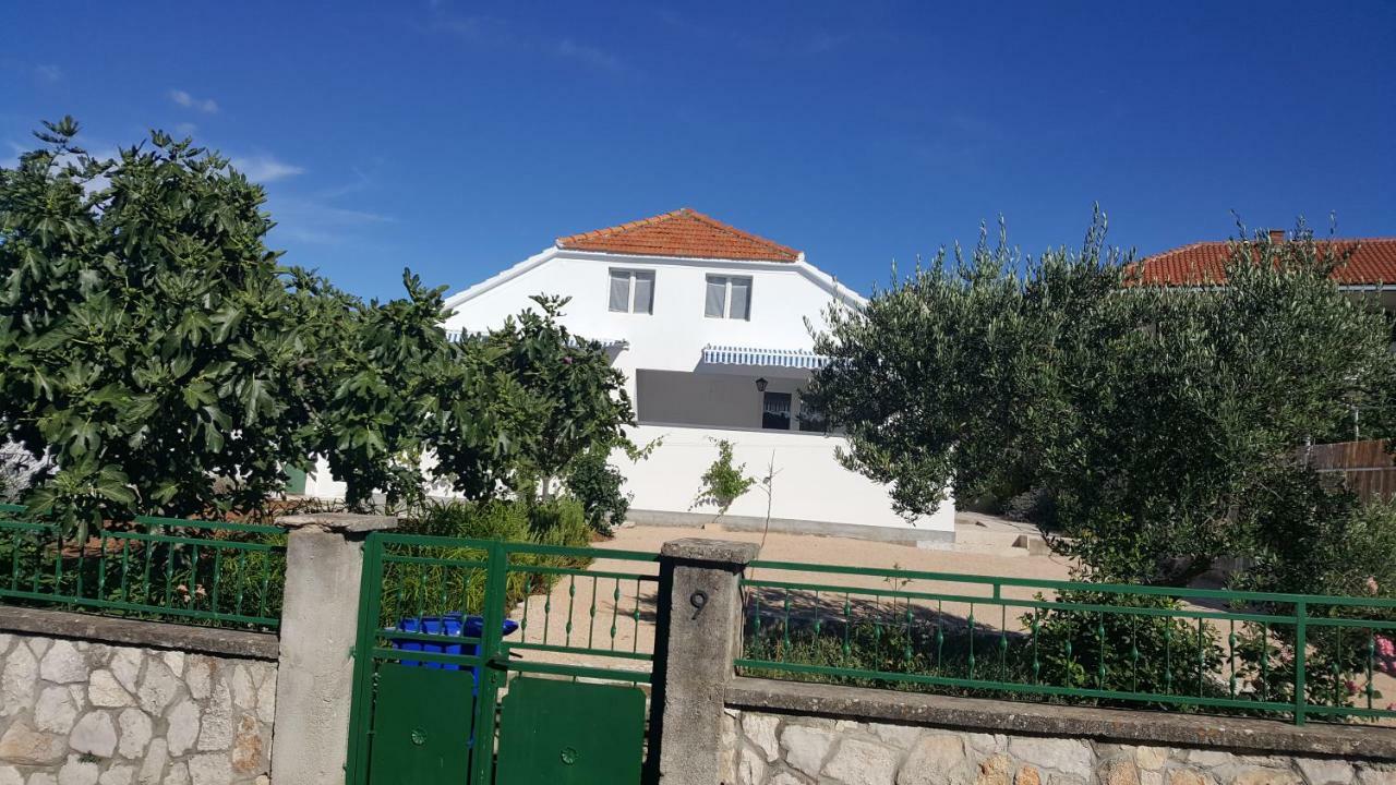 Apartments JL Murter Bagian luar foto