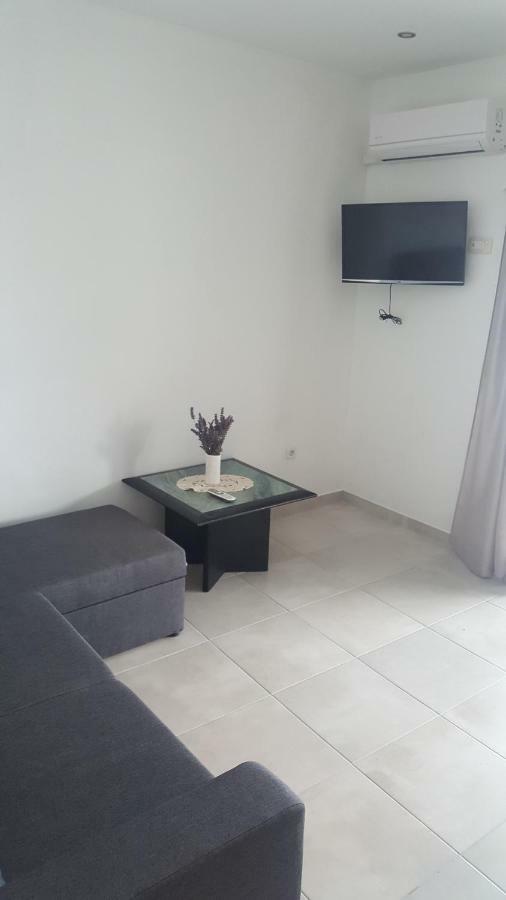 Apartments JL Murter Bagian luar foto