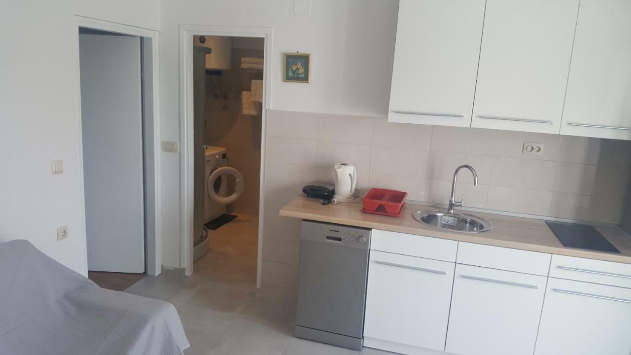 Apartments JL Murter Bagian luar foto
