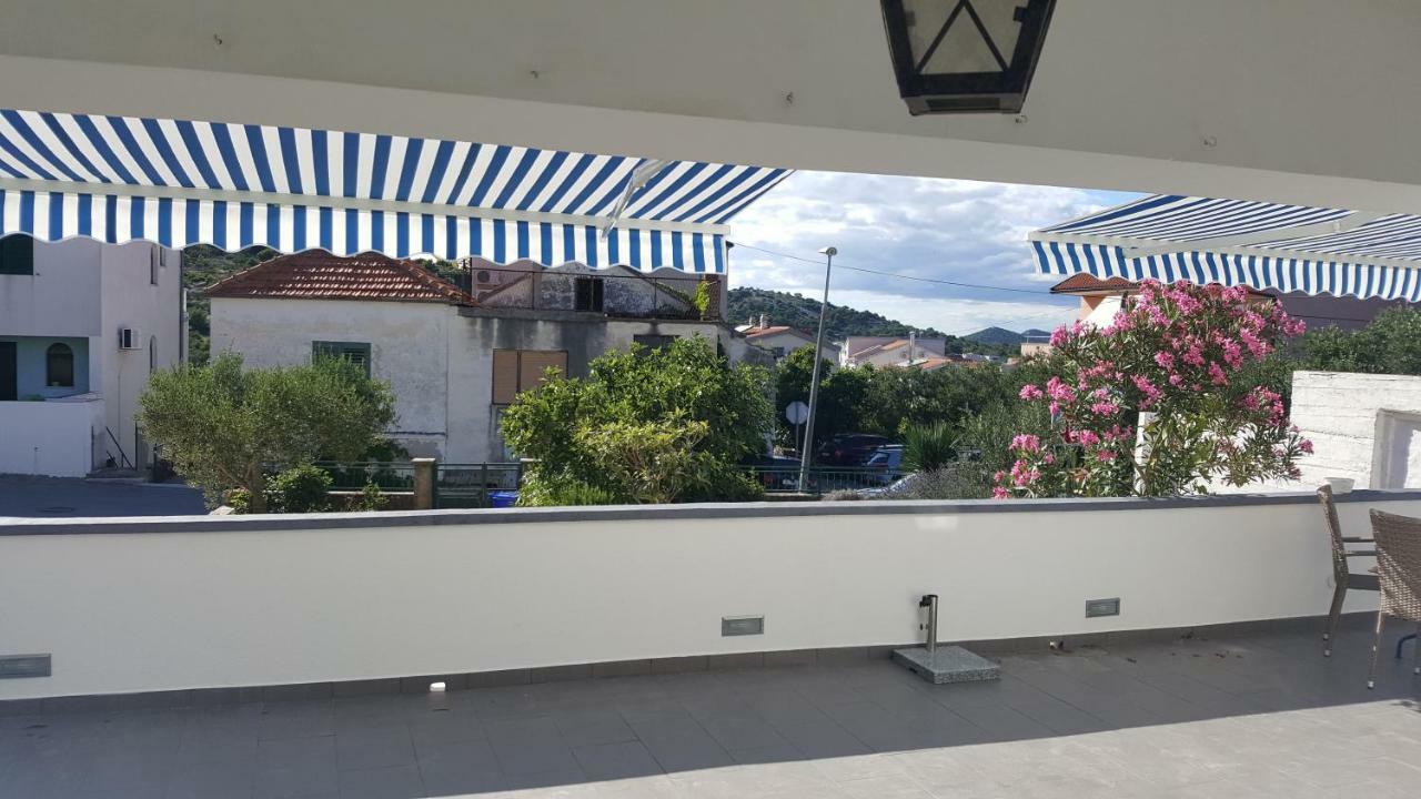 Apartments JL Murter Bagian luar foto