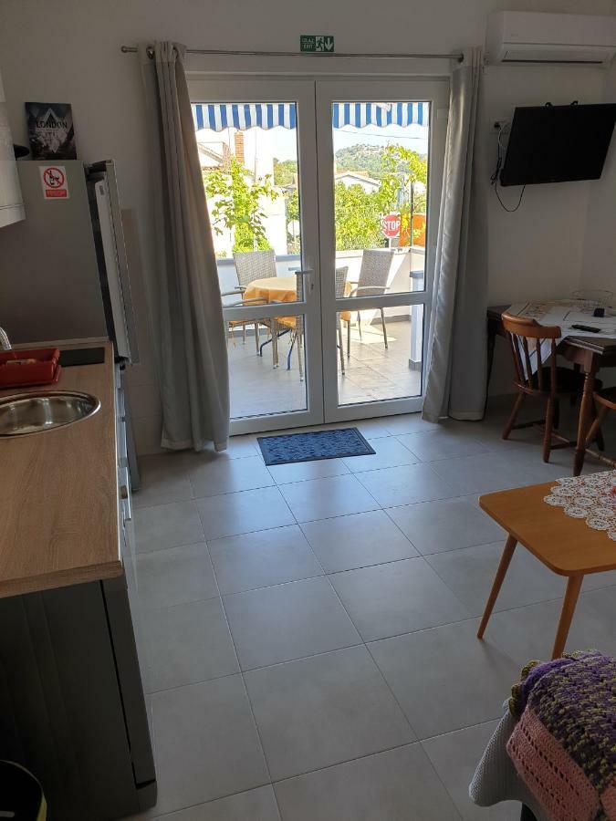 Apartments JL Murter Bagian luar foto